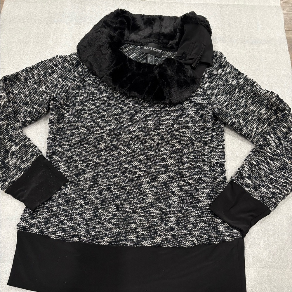 [10/12]Frank Lyman Women's Black and Gray Faux Fur Neck Mixed Texture Sweater